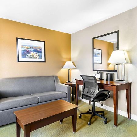 Best Western California City Inn & Suites Екстериор снимка
