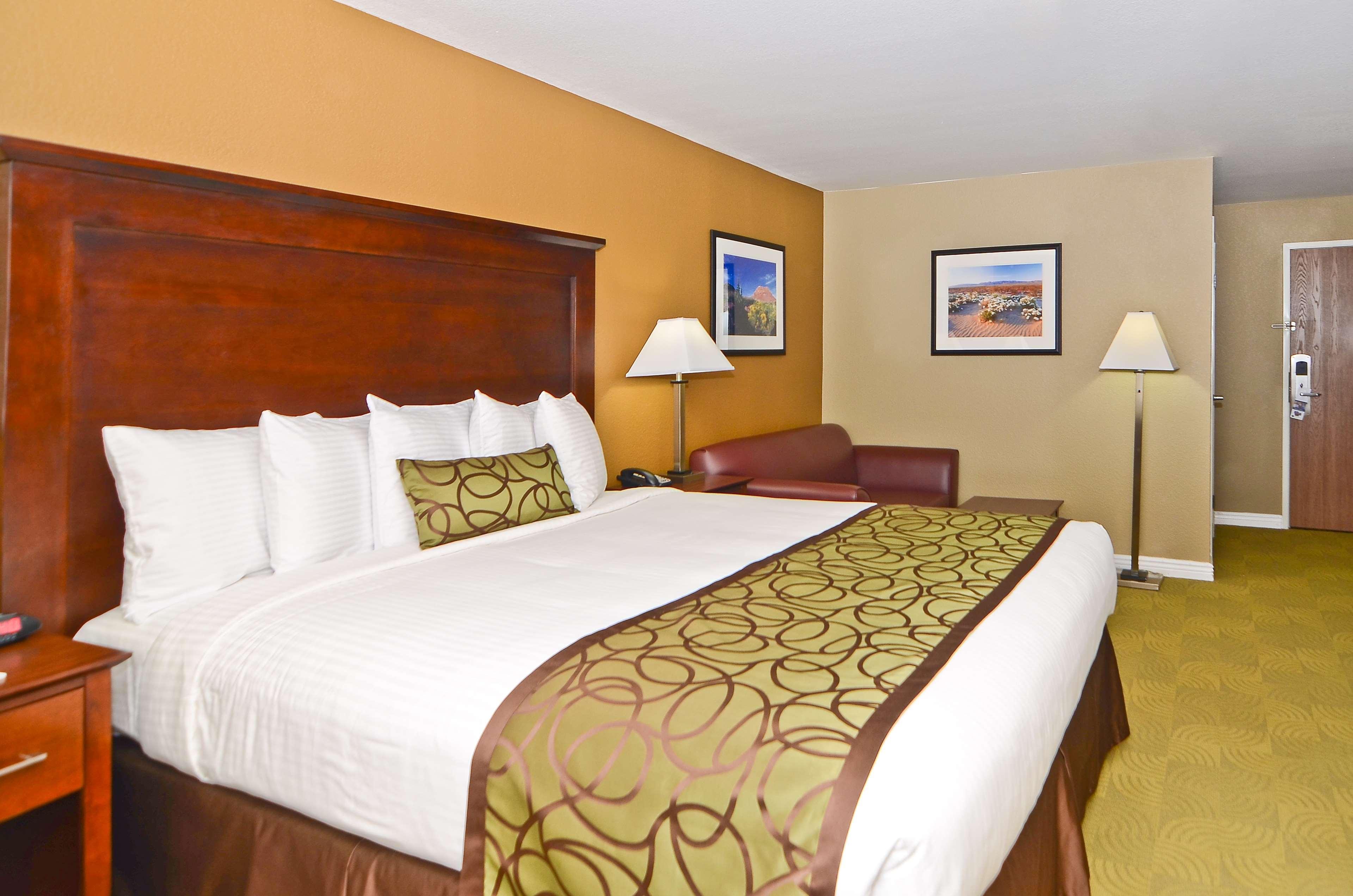 Best Western California City Inn & Suites Стая снимка