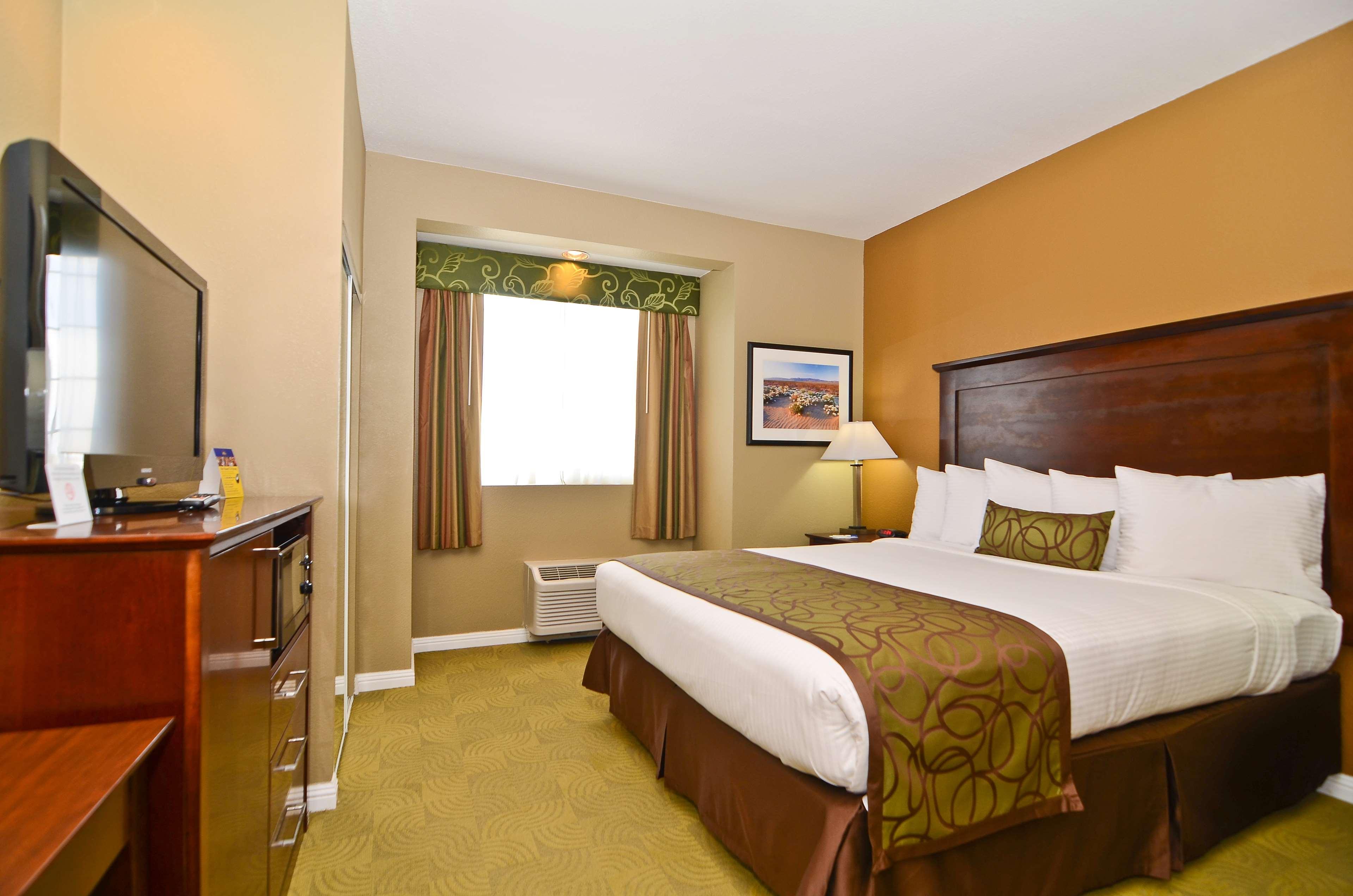 Best Western California City Inn & Suites Стая снимка