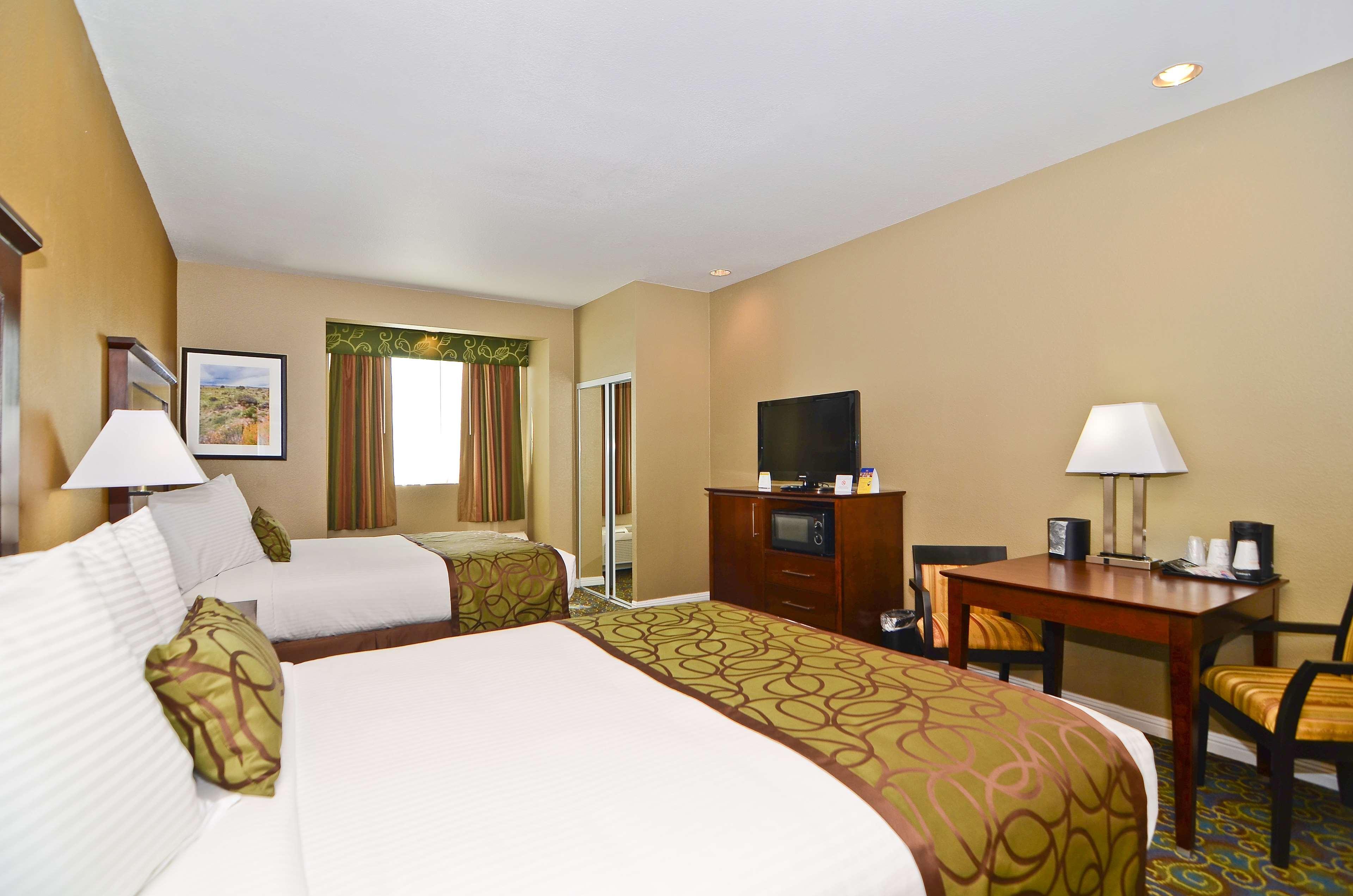 Best Western California City Inn & Suites Екстериор снимка