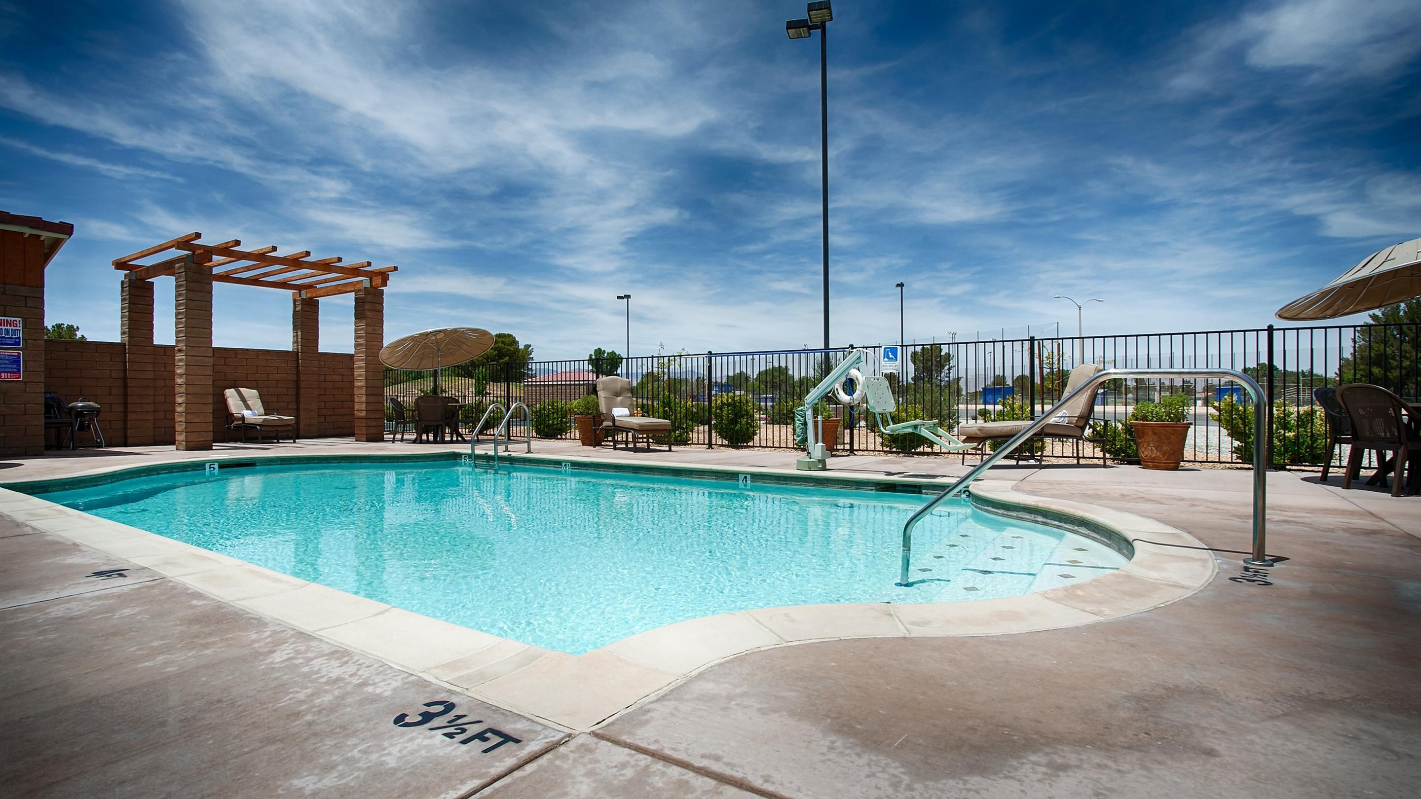 Best Western California City Inn & Suites Екстериор снимка