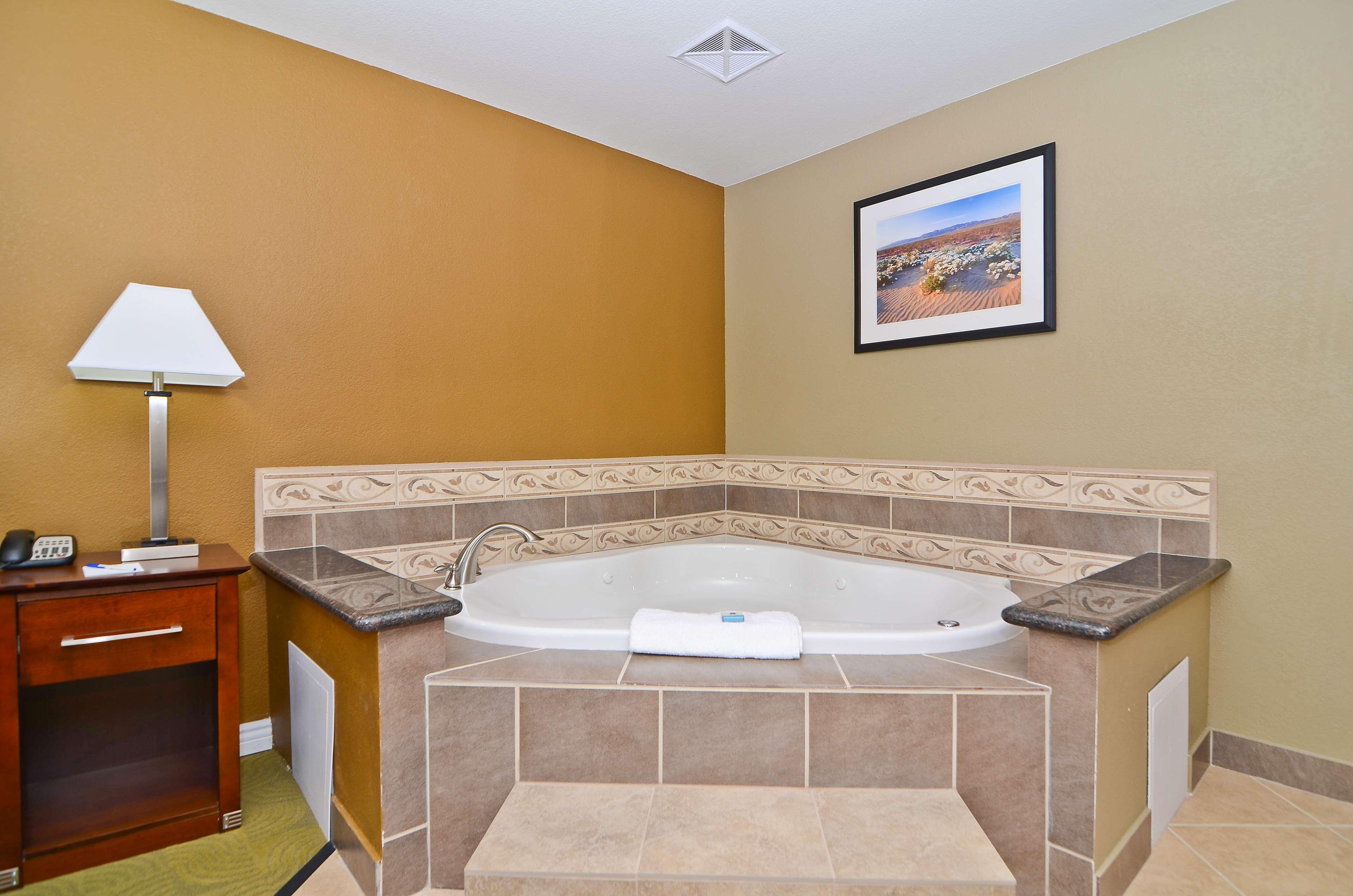 Best Western California City Inn & Suites Стая снимка