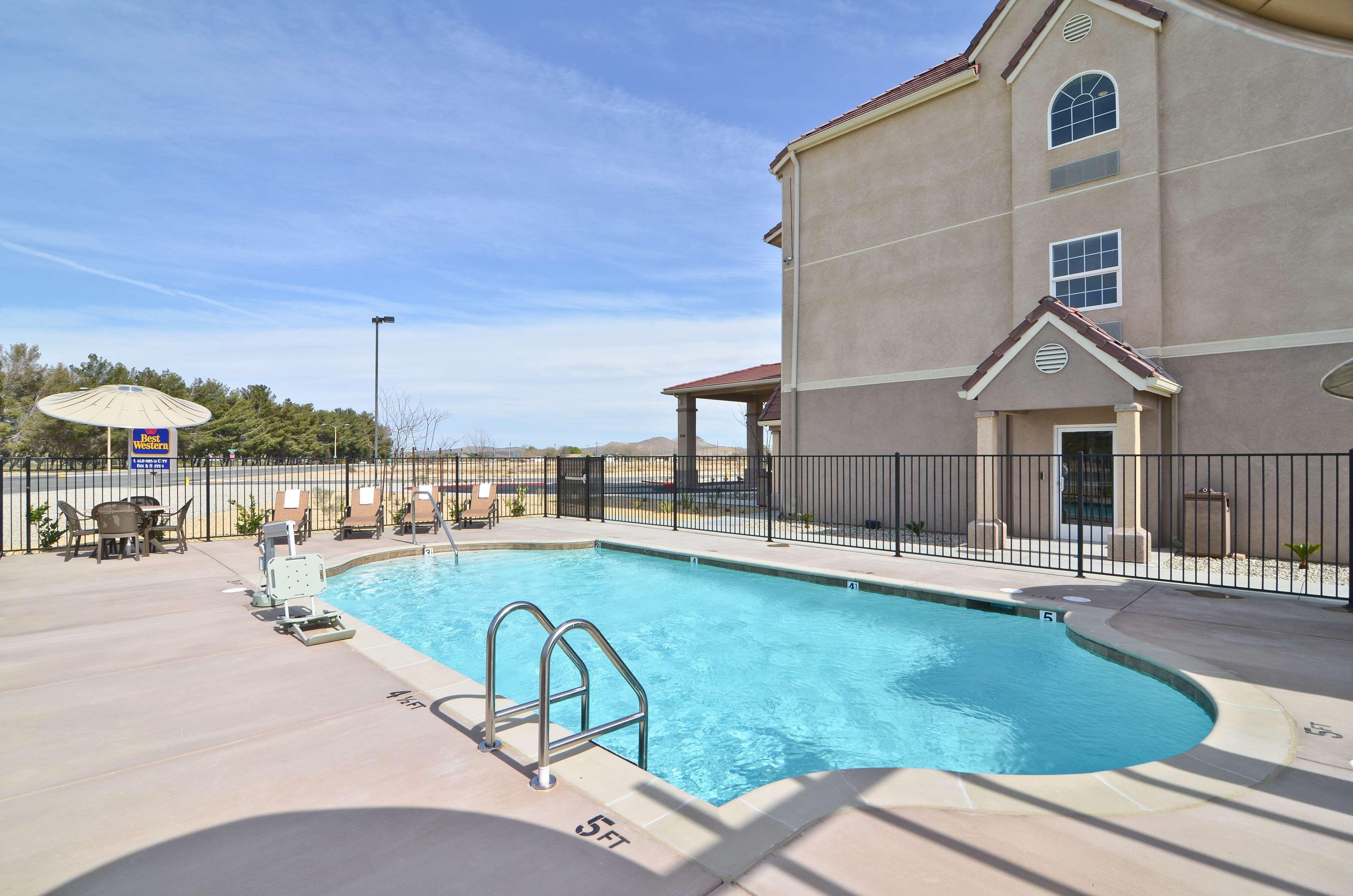 Best Western California City Inn & Suites Съоръжения снимка