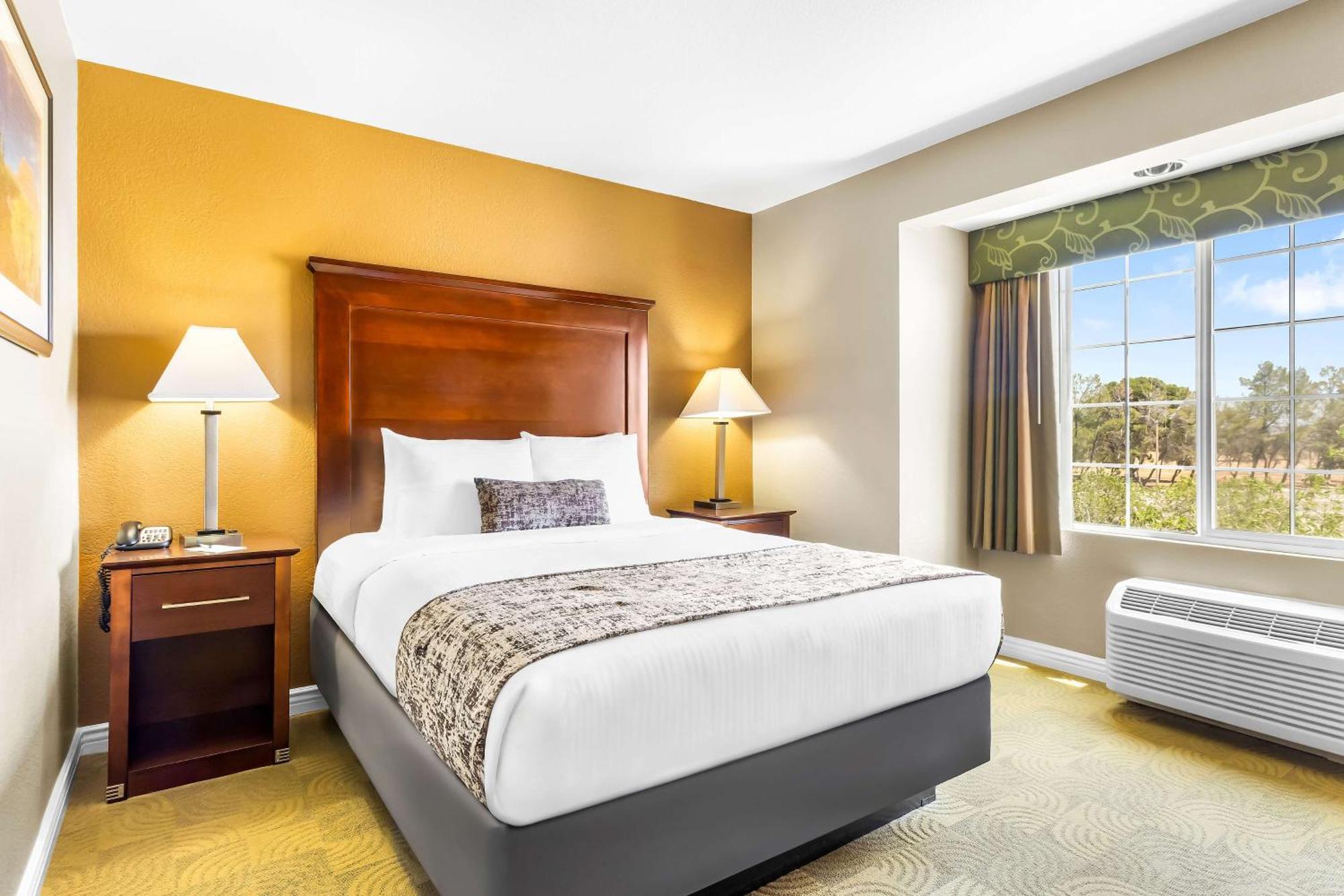 Best Western California City Inn & Suites Екстериор снимка