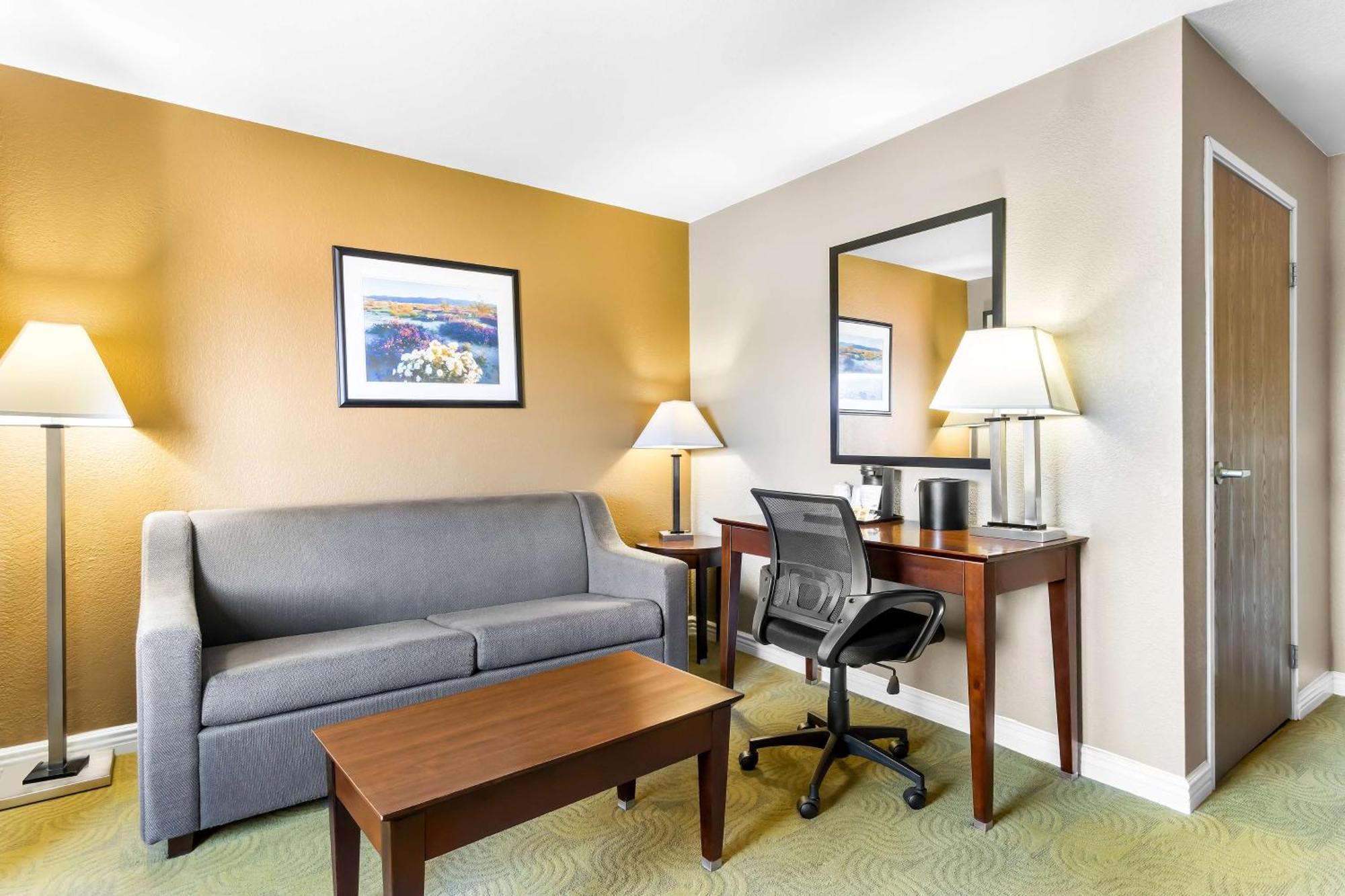 Best Western California City Inn & Suites Екстериор снимка