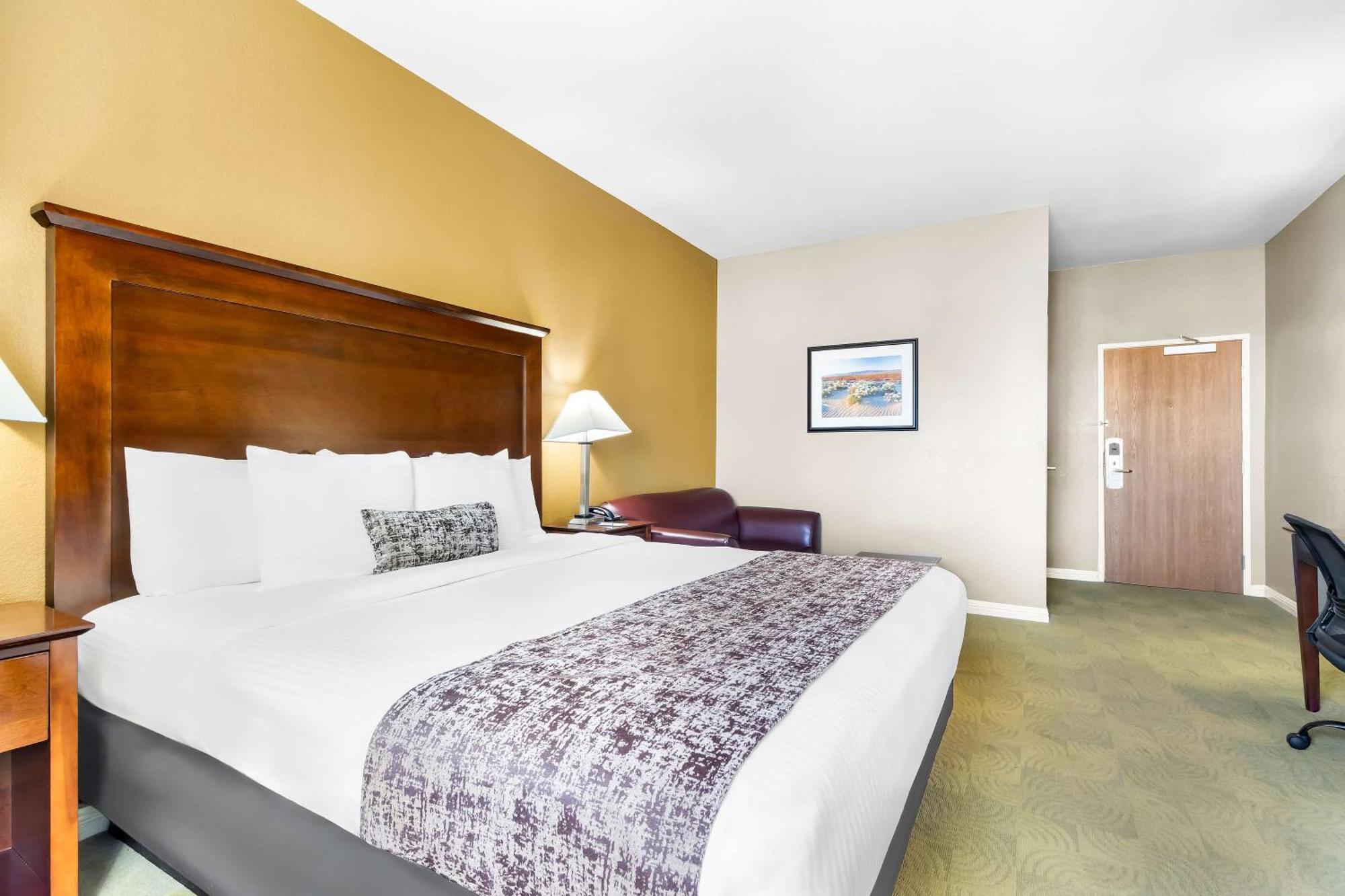 Best Western California City Inn & Suites Екстериор снимка