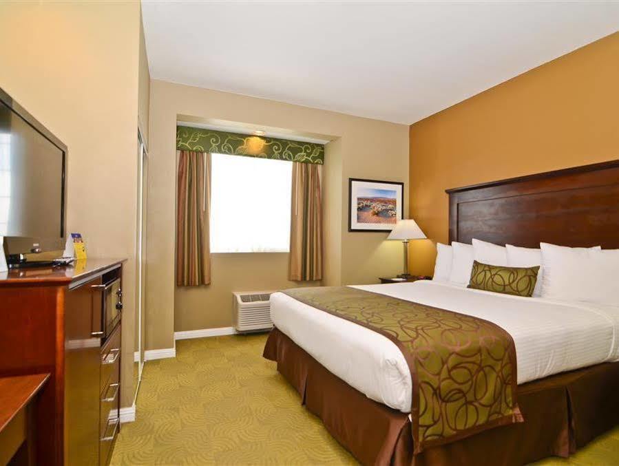 Best Western California City Inn & Suites Екстериор снимка